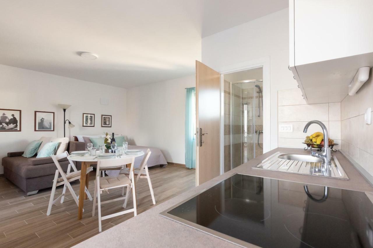 Apartman Lipotica Diklo Zadar Buitenkant foto